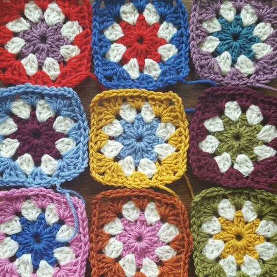 Daisy Granny Squares - Pure Wool 10, 25, 50, 100 Make your own Blanket, Scarf, Cushion, Bag DIY