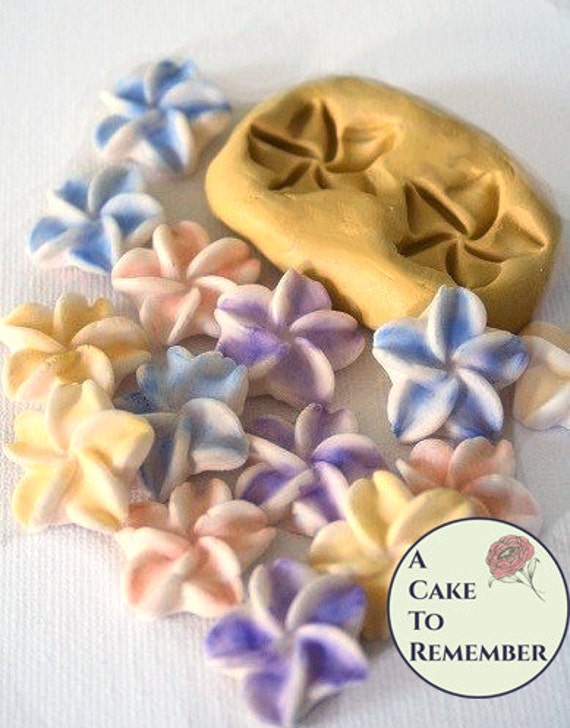 Food safe flexible silicone flower mold for cake decorating