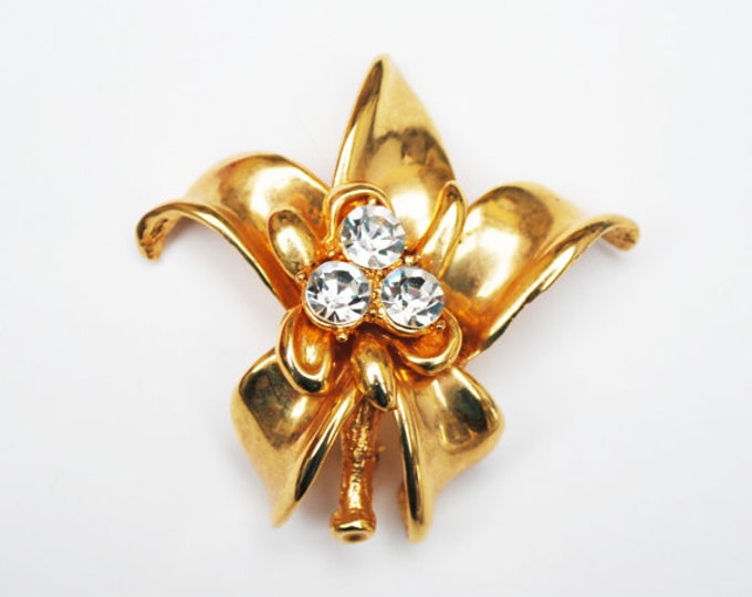 Gold rhinestone Flower Brooch - pendant - Clear Crystal - Floral Pin