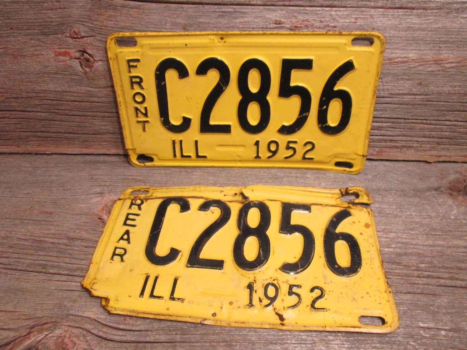Illinois License Plate 1952 Shorty Truck Front and Rear C2856