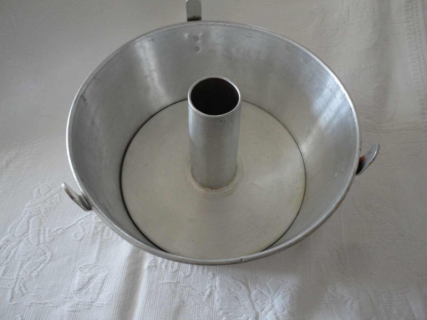 Comet Round Aluminum Bundt Angel Food Cake Pan 2 Piece Vintage