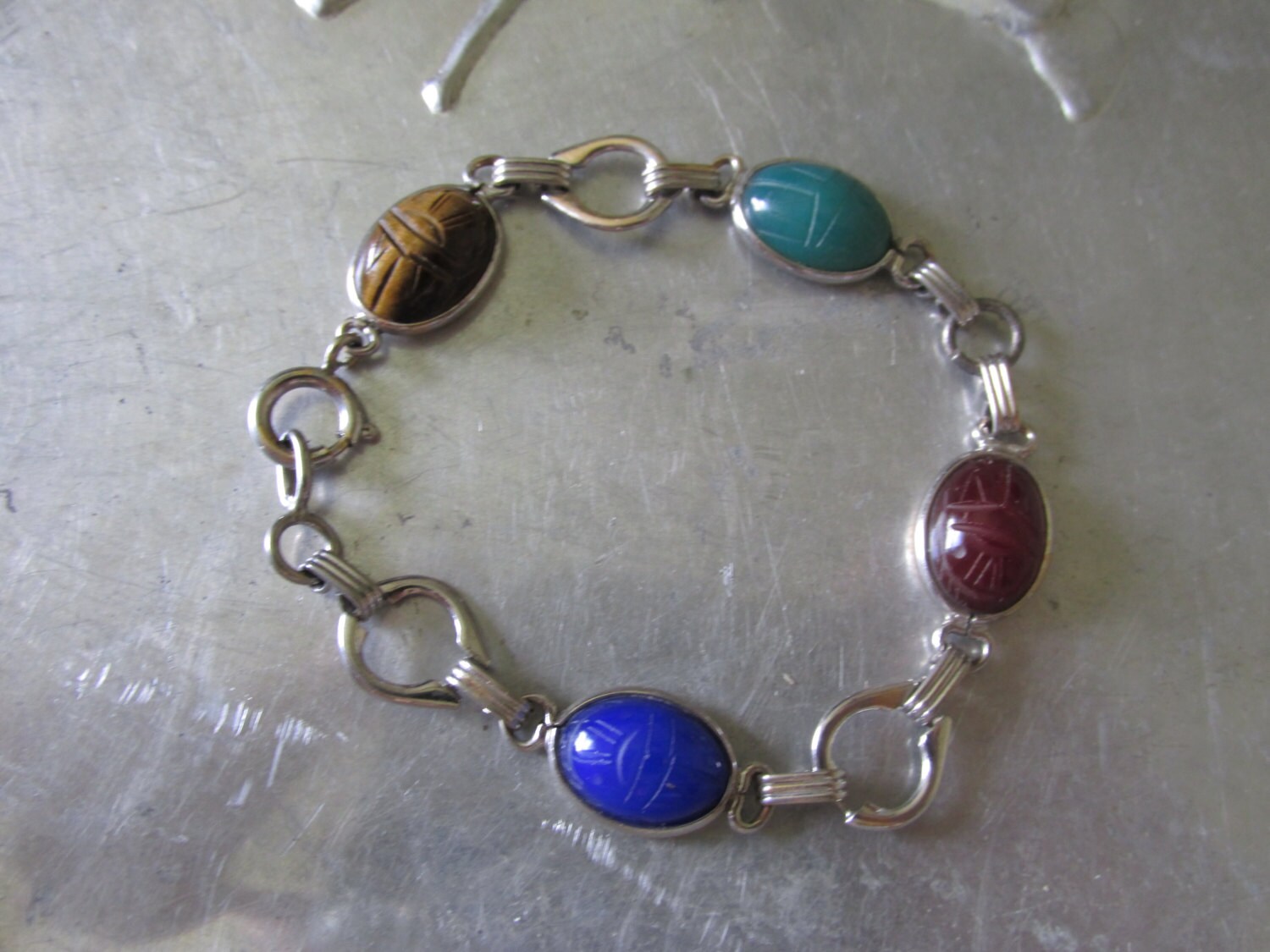 Vintage Ladies SCARAB BRACELET 6 3/4 Silver Tone