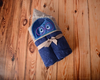 Items similar to Girls Personalized Hooded Towel Raspbery Pink with ...