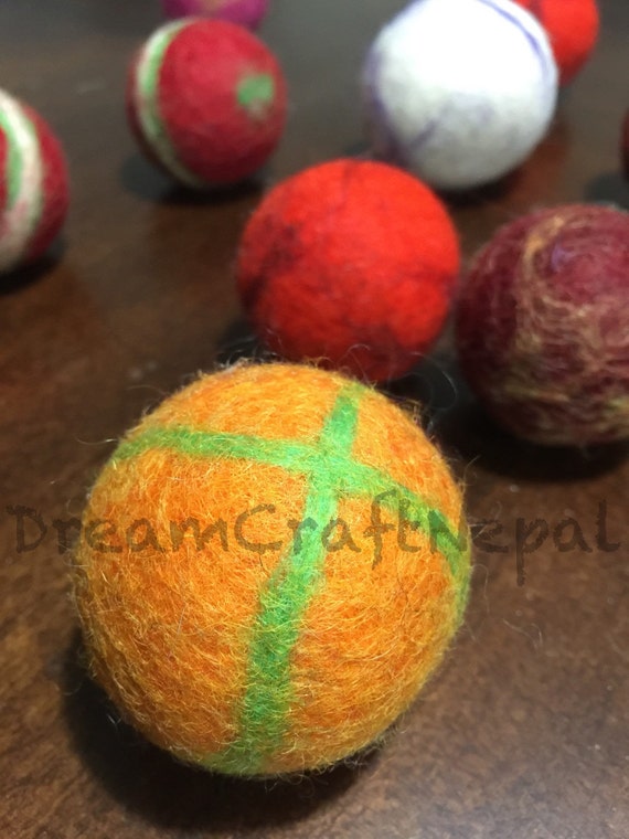 Cat Rattle Toy / Cat Ball Felted Wool Ball by DreamCraftNepal