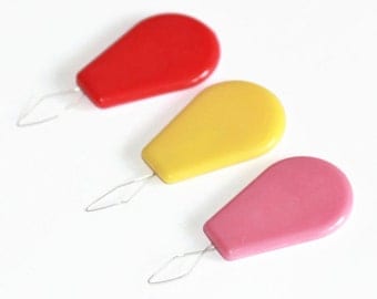 Pack of 3 Needle Threaders - Yarn Threader - Easy to Thread - Plastic Threader - OC124
