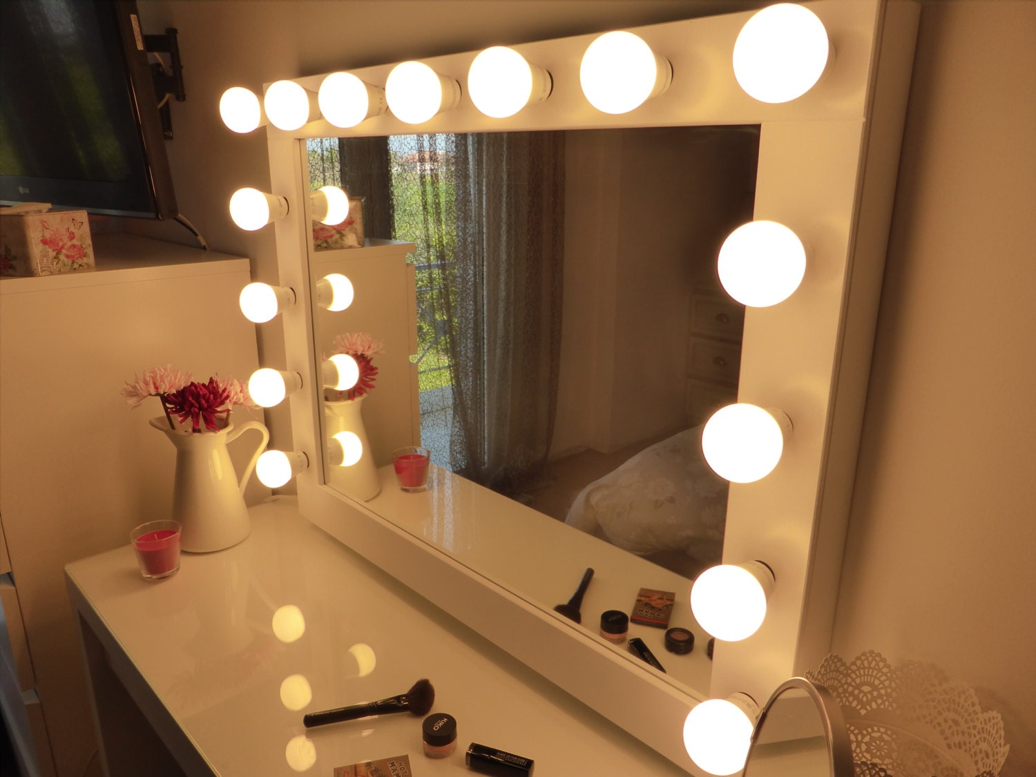 Hollywood lighted vanity mirror-large makeup mirror with