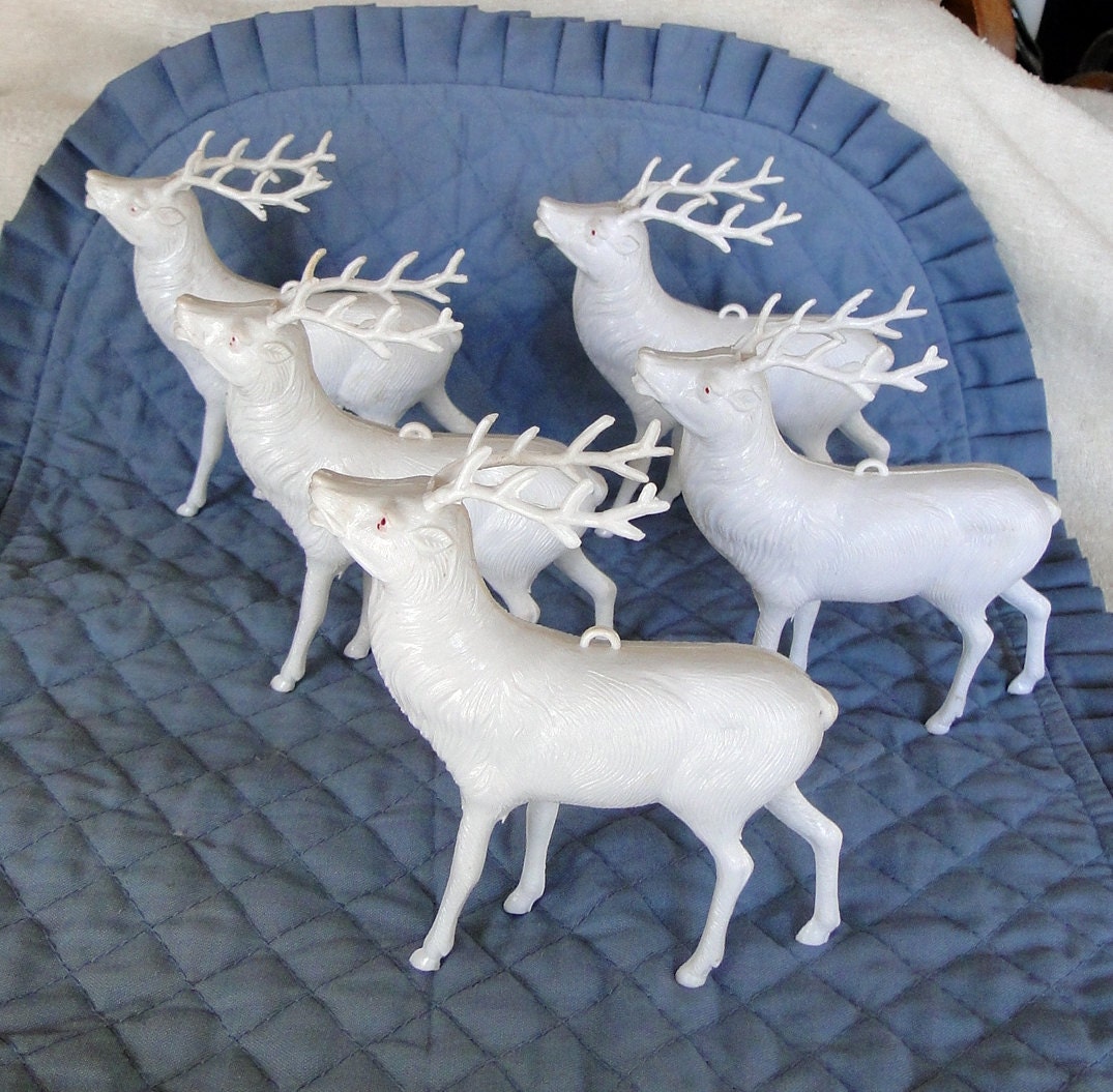 5 White Plastic Reindeer Christmas OrnamentsVintage 1950s