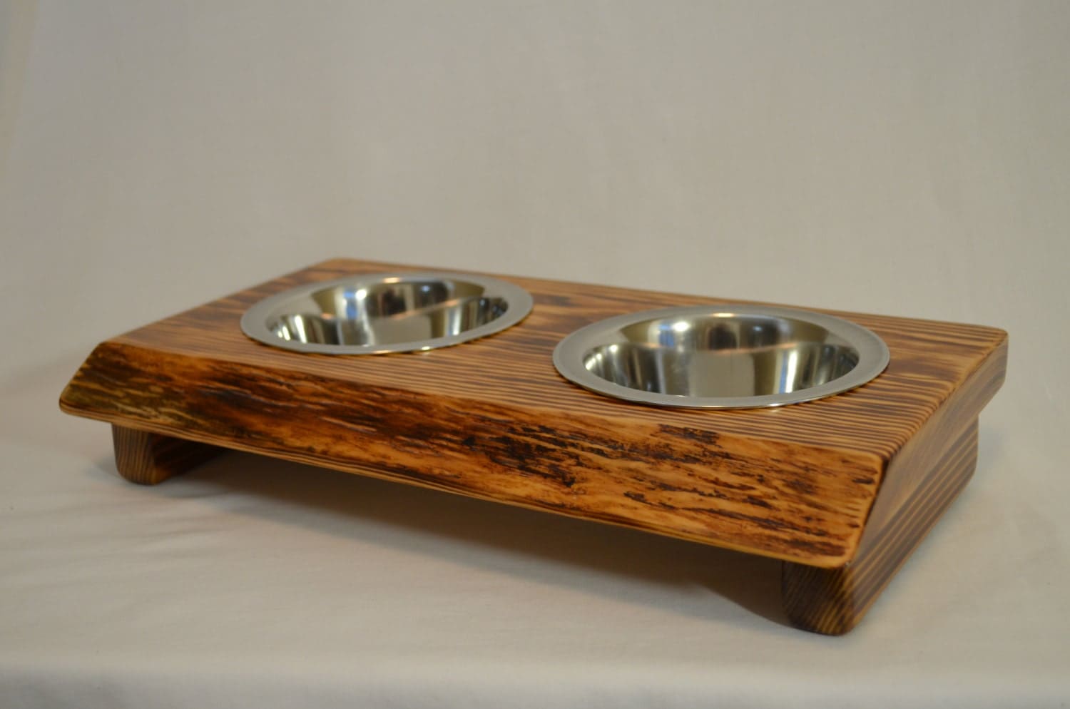 Dog bowl stand Pint crafted from live edge