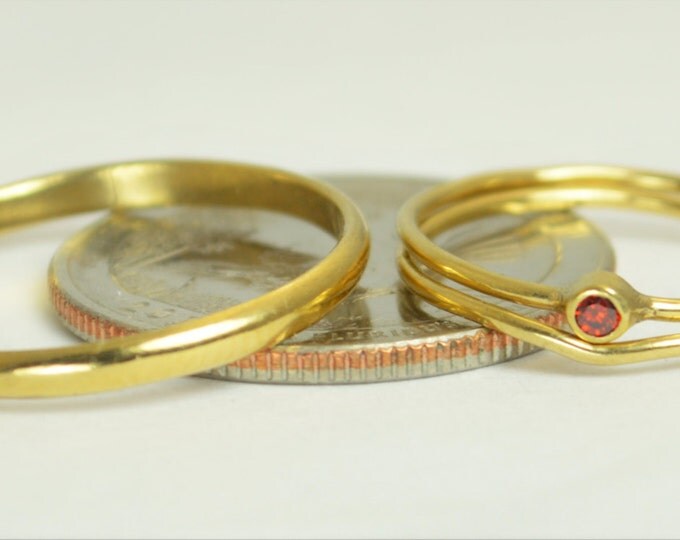 Tiny Garnet Ring Set, Solid 14k Gold Wedding Set, Garnet Stacking Ring, Solid Gold Garnet Ring, Garnet engagement Ring, January Birthstone