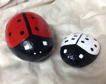 Hand painted ladybug garden rocks. Ladybug decor. Garden decor. Paper weight. Painted rocks.
