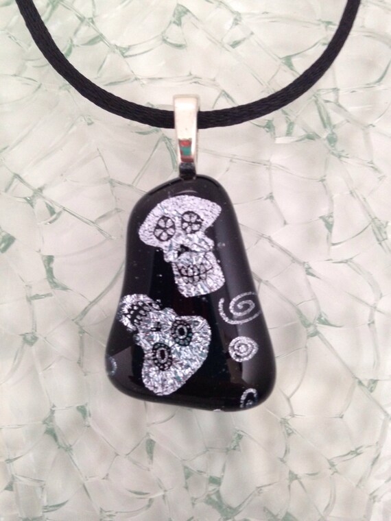 High On Skull Pendant