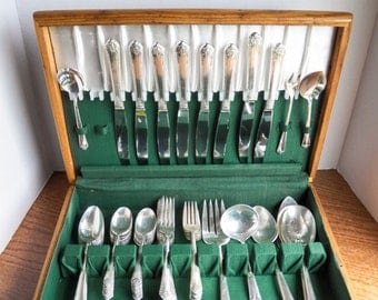 1950 55 Piece Silver Flatware Set Starlight Pattern