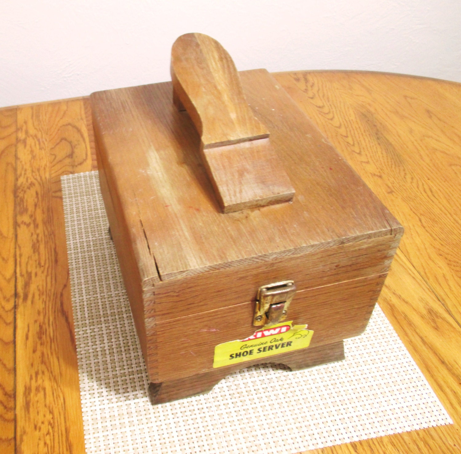 kiwi shoe shine box