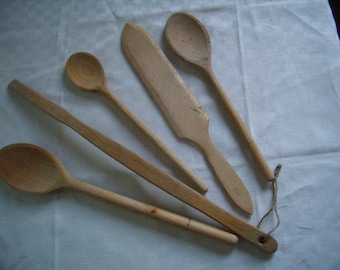 Collection of 5 utensils in wood, 3 wooden spatulas 2 spoons, french Vintage