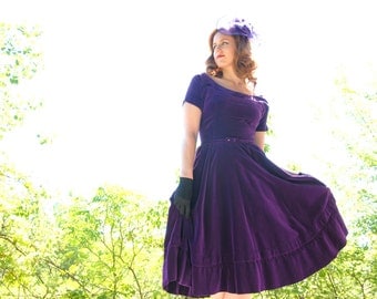 Vintage purple velvet 1950s dress, XS S, velveteen