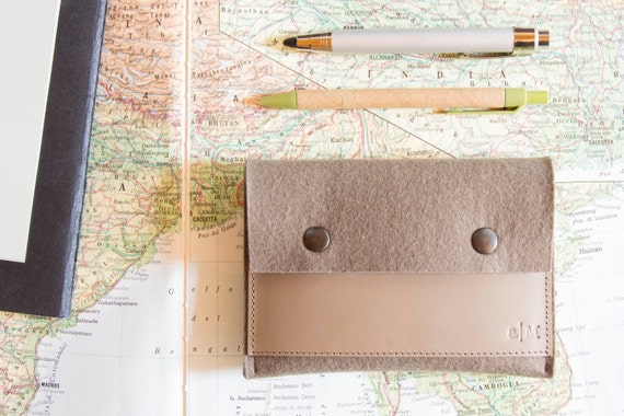 Felt and leather PASSPORT WALLET, passport case, taupe, grey, wool felt, handmade, made in Italy