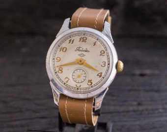 Vintage wrist watch, Vintage classic Pobeda watch, vintage men's watch, soviet mechanical watch, russian watch ussr cccp