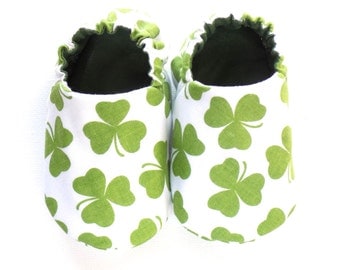 St. Patrick's Day Baby Boy Shoes, 0-6 mos. Baby Booties, Boy Soft Sole Shoes, Crib Shoes, Green Clovers, Baby Boy Saint Patrick's Day Gift