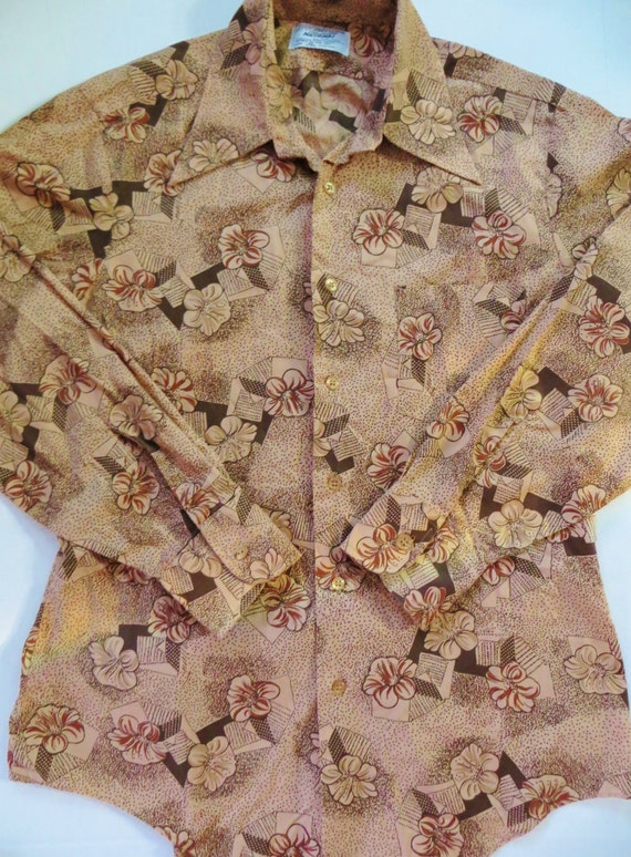 flared collar shirt