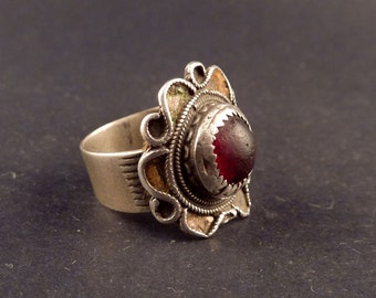 Old handmade silver alloy berber vintage ring by ethnicadornment