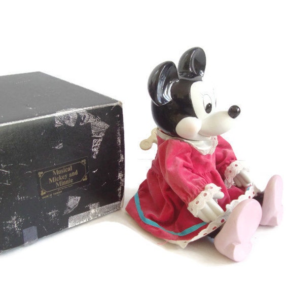 minnie mouse musical doll