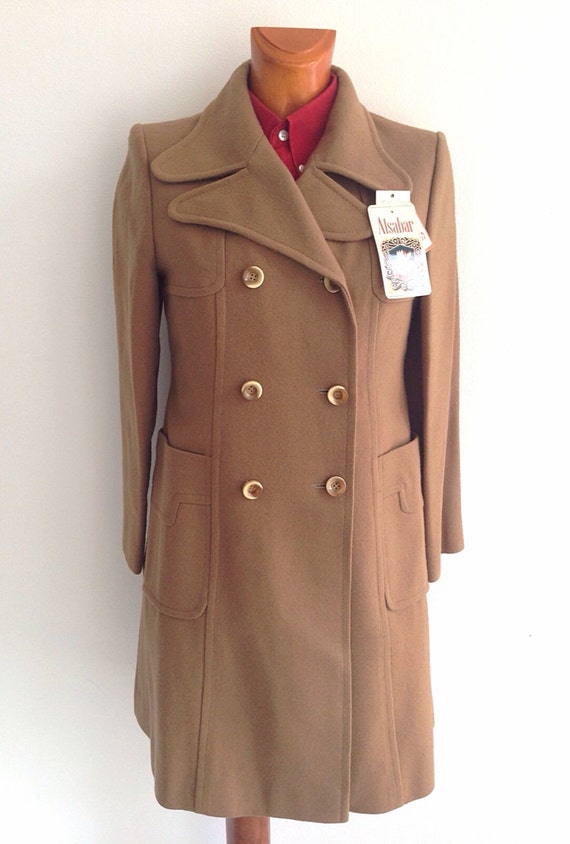 Vintage 60s Wool Coat in camel colour double breasted