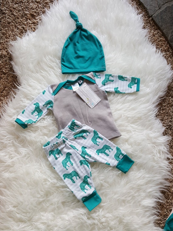 Adorable newborn unisex baby outfit set coming home outfit