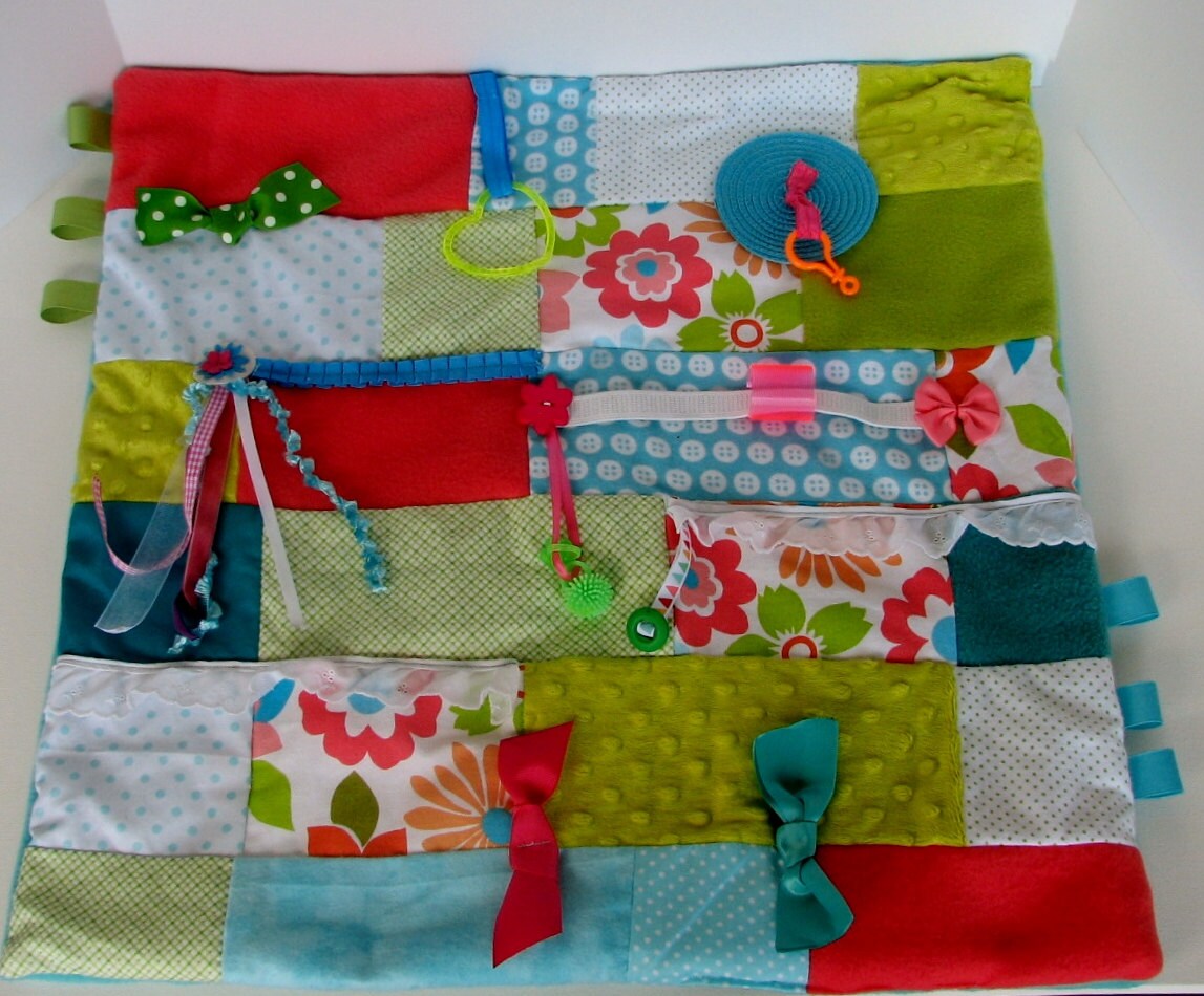 Fidget Lap Quilt for Alzheimer's Stroke Dementia by RestlessRemedy