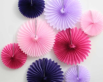 Set of 5 Tissue paper Fans // nursery decor // 5 pomwheels