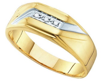 Items similar to New Solid 10kt Yellow Gold 7.36ct. Cushioned Cut Green
