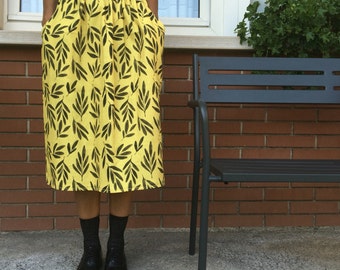 Long skirt with pockets