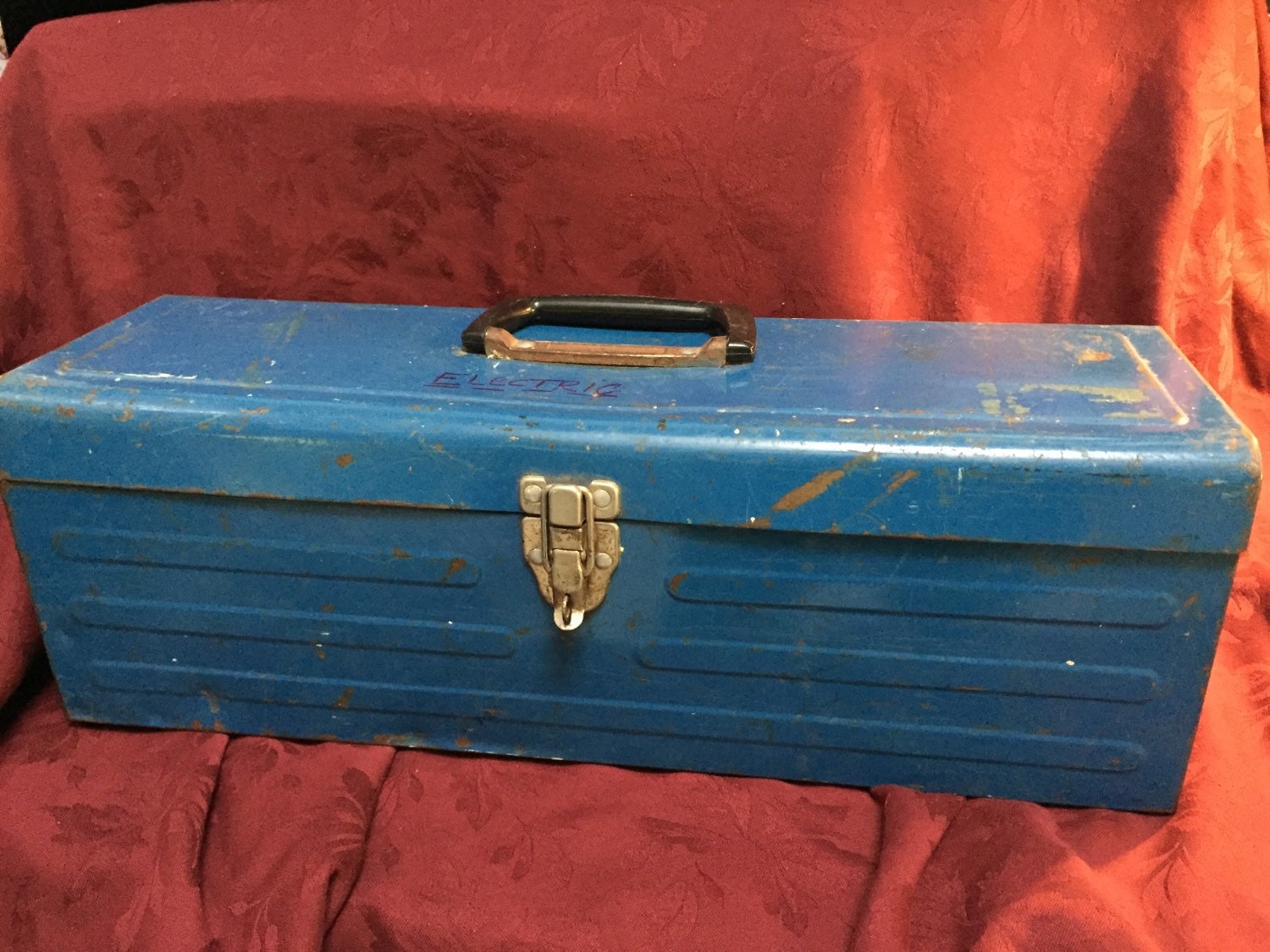 tool-box-vintage-metal