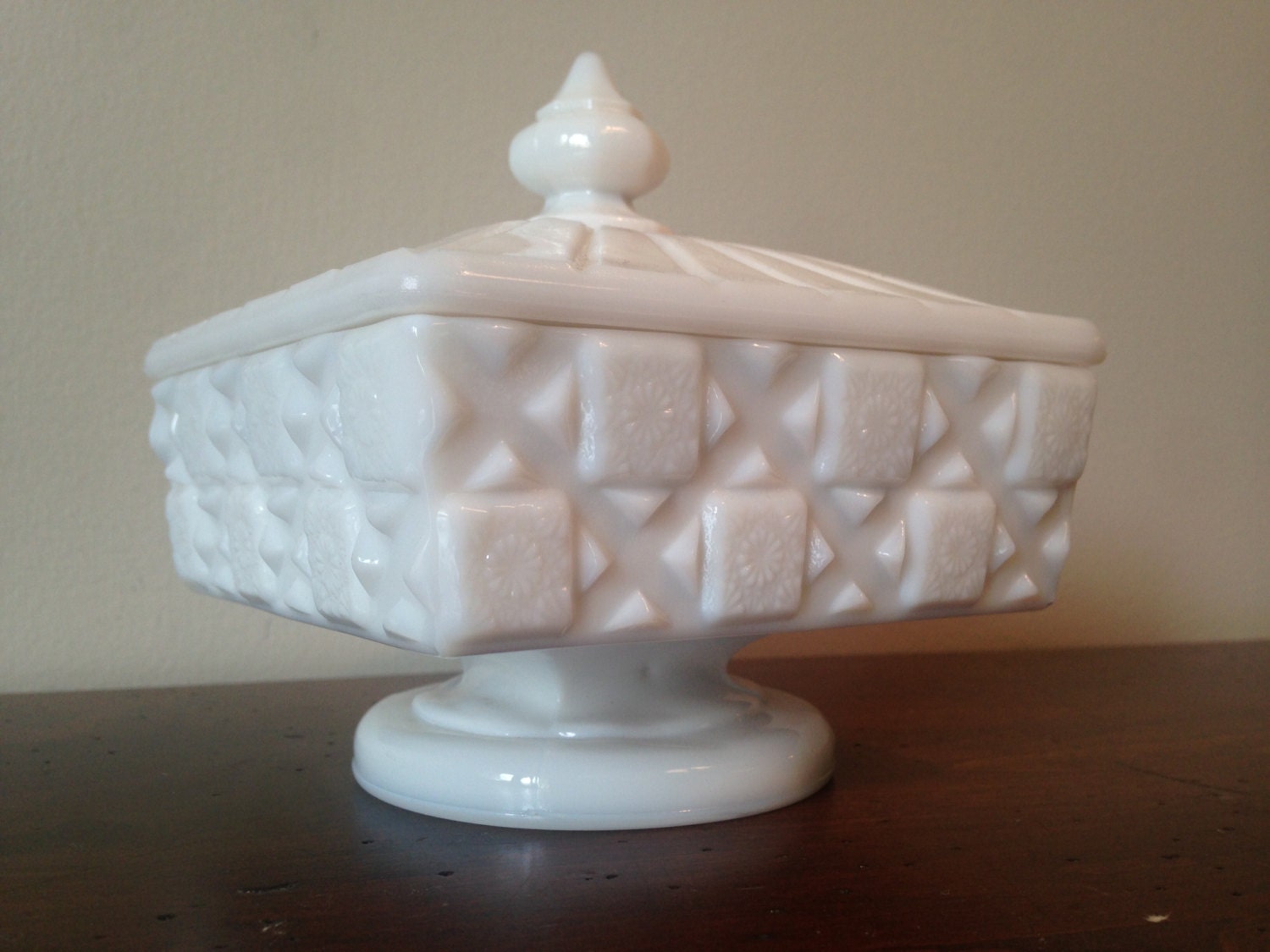 square-milk-glass-candy-dish-with-lid-westmoreland-old-quilt