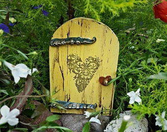 Queens heart fairy door