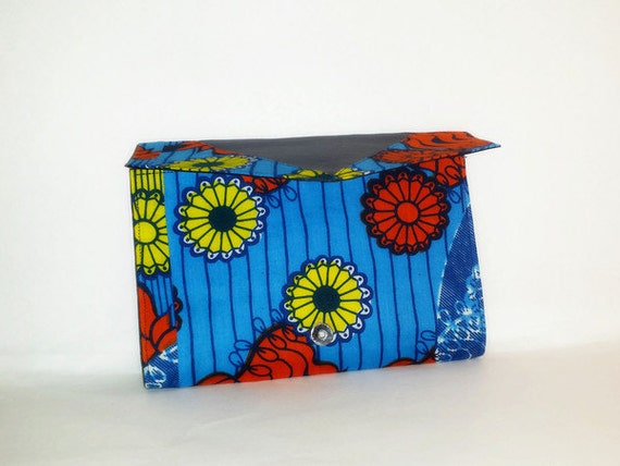 Colorful Lila Print Clutch