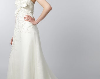 Strapless ivory lace wedding dress - UK size 10
