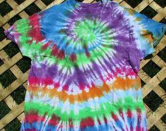 Striped/Spiral Tie Dye Shirt (XL)