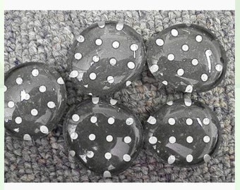 Polka dot glass magnets