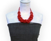 Statement chain wool necklace, custom colors. Wool jewelry. Choose your color. Made in Italy