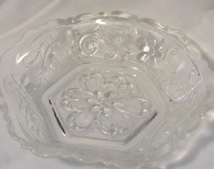 Clear Glass Serving Bowl With Floral Print, Glass Candy Dish, Clear Glass Nut Dish, Ring Bowl, Kitchen Serving Bowl