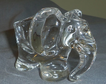 Elephant shaped Crystal Pipe Rest Holder by Art Vannes of France 11 cm x 8 x 9 cm