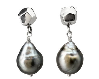 Decca earrings silver and dangly Tahitian pearl