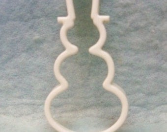 4" High Frosty Snowman Cookie Cutter ~ 1950's White Hard Plastic Cookie Mold ~ Silhouette Snowman Wearing Top Hat Cut Out ~ Mint