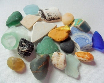 North East England beach treasures - Pretty sea glass, pottery & pebbles beach finds - 20pcs
