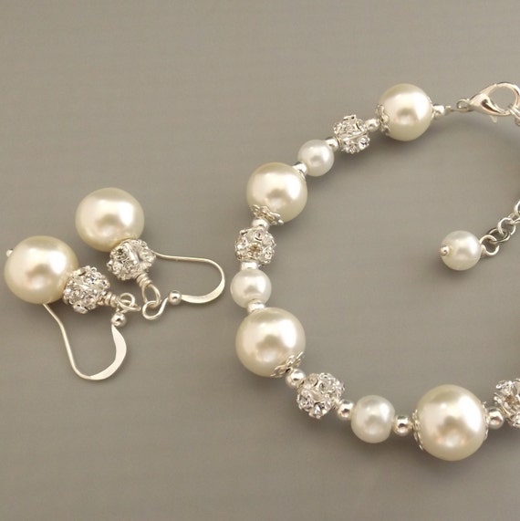 Ivory pearl bridesmaid jewelry set pearl bracelet and by Gemnotic