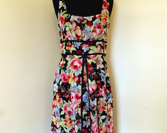 Vintage 1990s does 1950s Fit and Flare Floral Dress Size 6 Mica Tea Dress