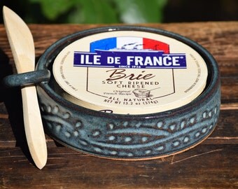 stoneware brie baker with wooden spreader