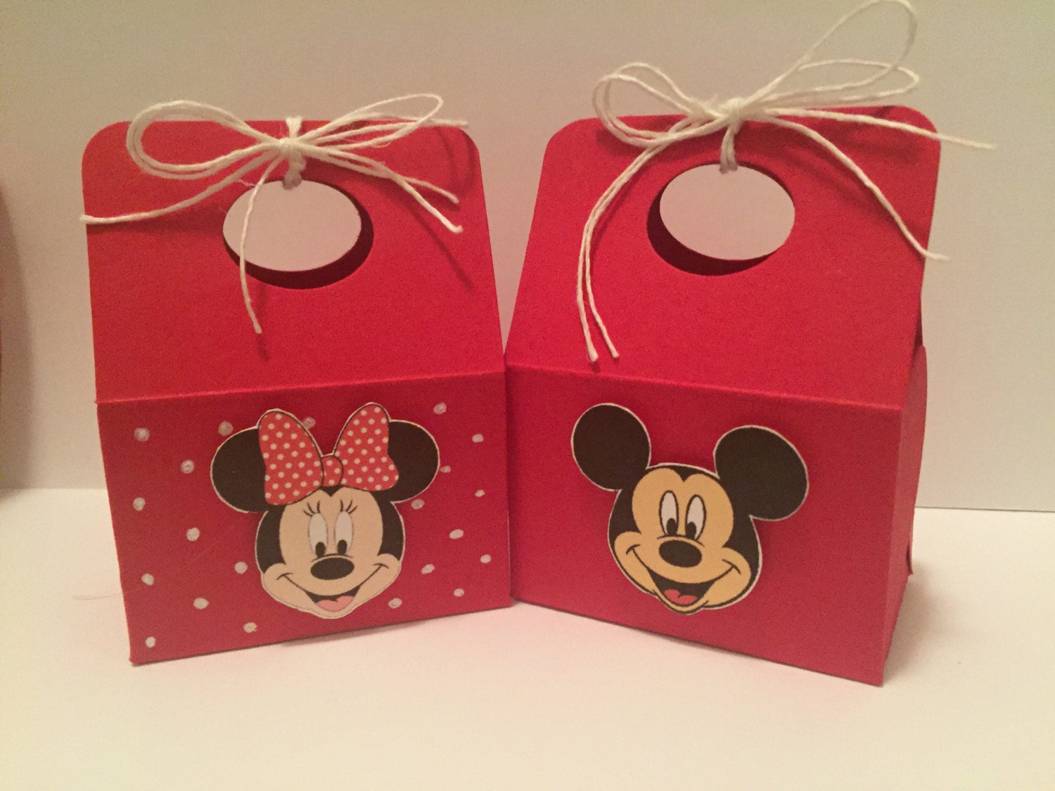 10 Mickey and Mini-Mouse party favors