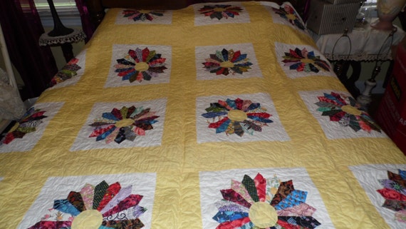 Vintage Pointed Circles Feedsack Quilt