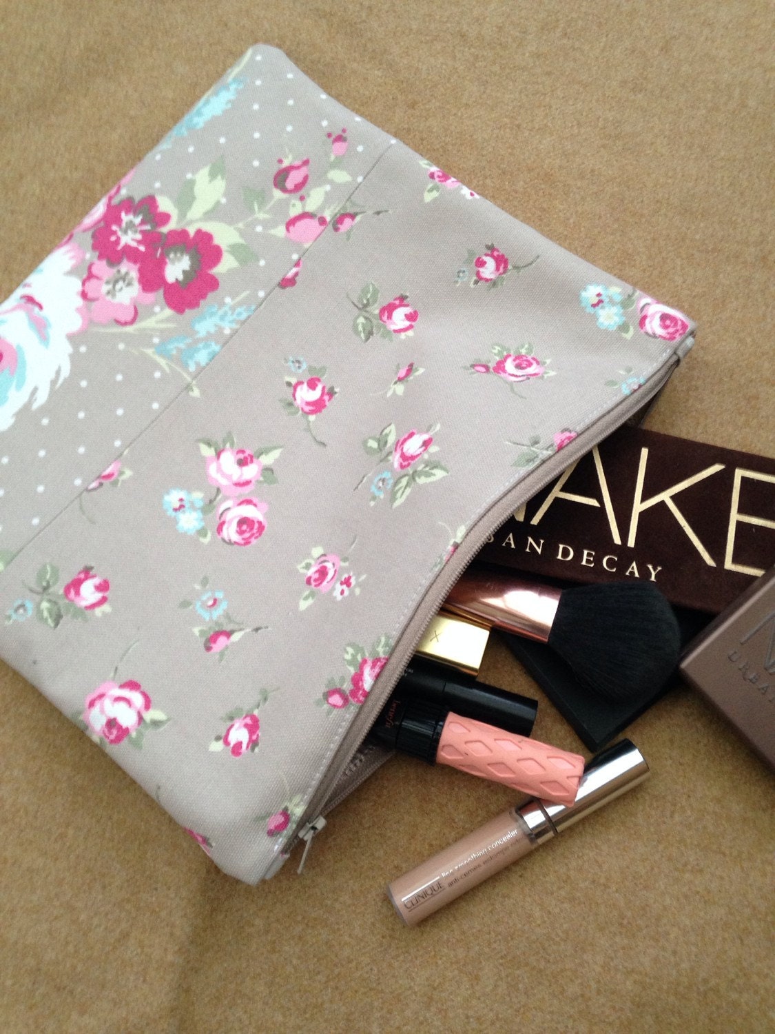 Makeup bag / Extra large makeup bag in very British fabric